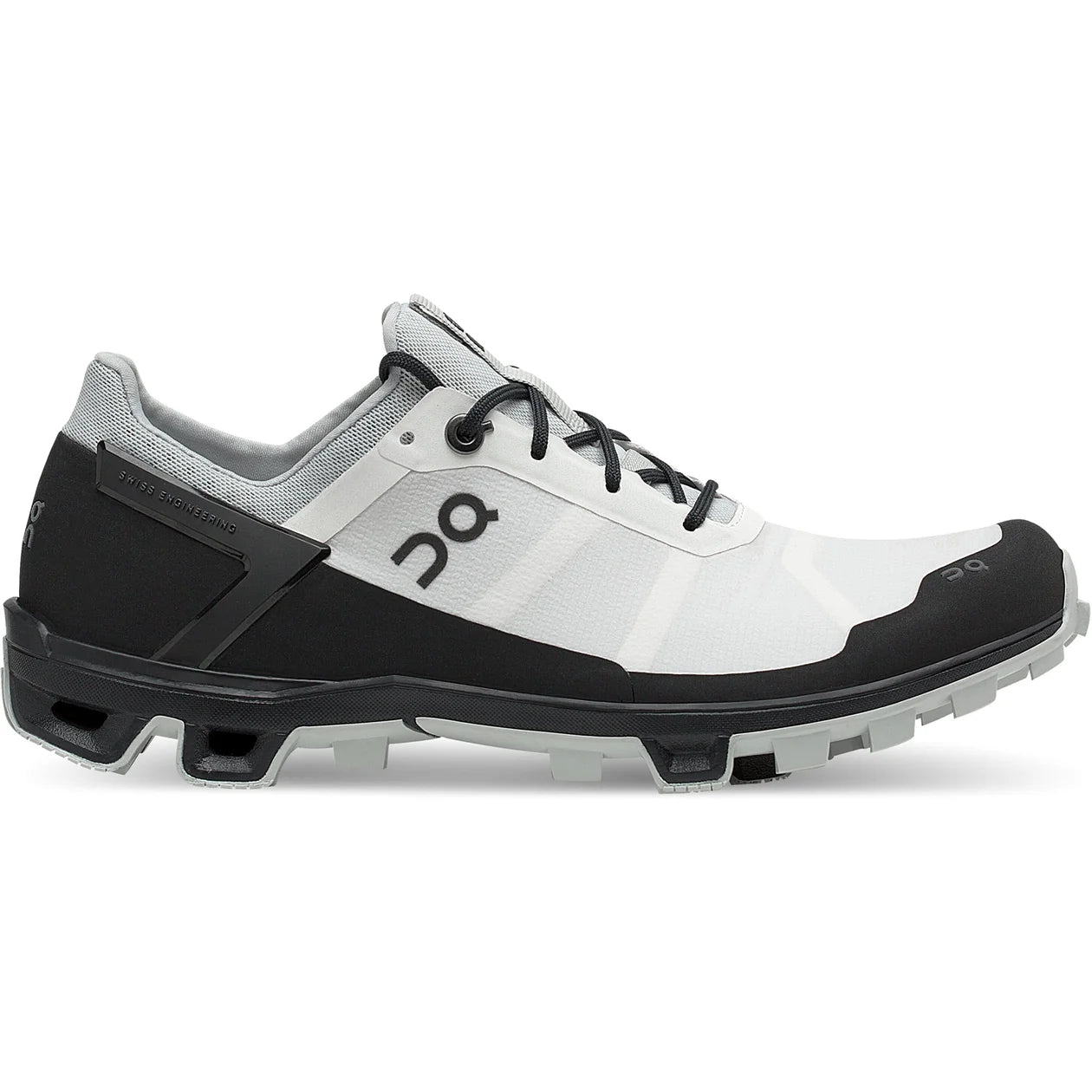 On Running Cloudventure Peak Damen Trailschuh white/black